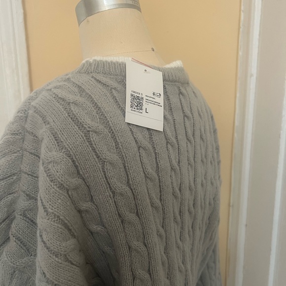 NWT Forever 21 Varsity Letter Sweater - Picture 4 of 4